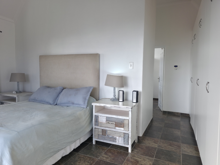 5 Bedroom Property for Sale in Wavecrest Eastern Cape